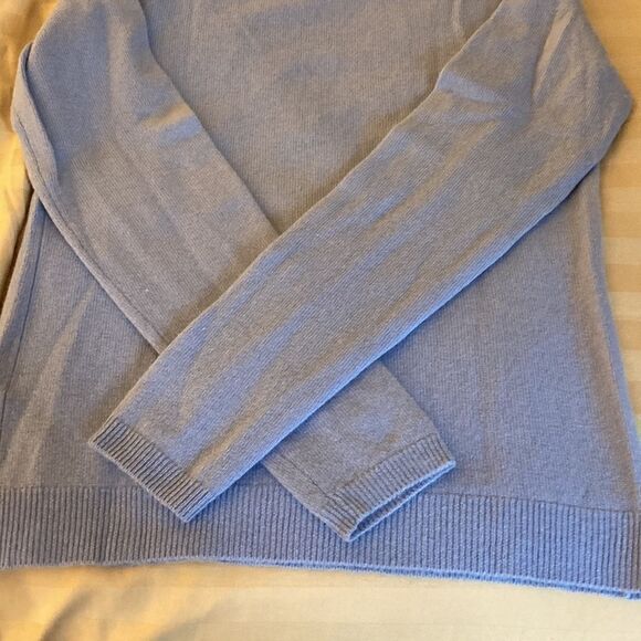C by Bloomingdales 100 Cashmere Turtleneck Long Sleeve Sweater. Lavender. Size S - Picture 3 of 5